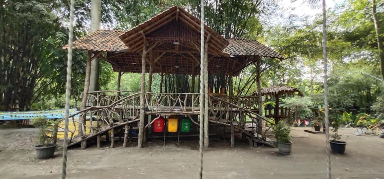 Gerbang Banyu Langit Cottage Bantul Exterior photo