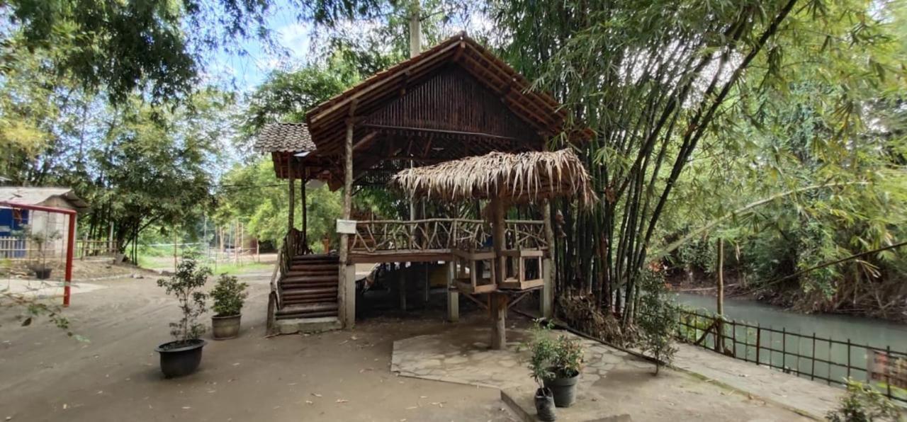 Gerbang Banyu Langit Cottage Bantul Exterior photo